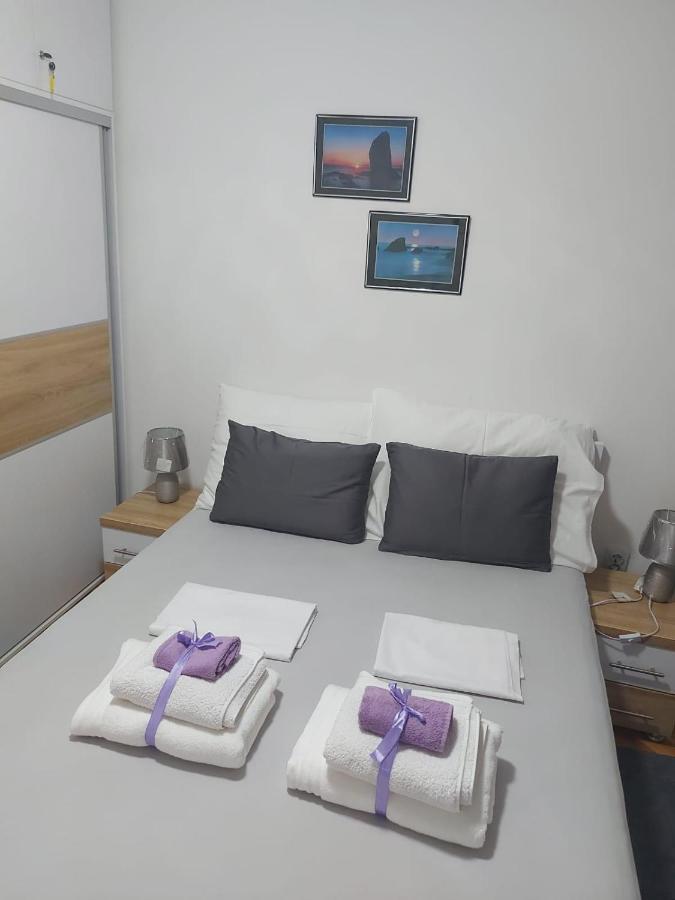 Apartments Sara 斯拉汀 外观 照片