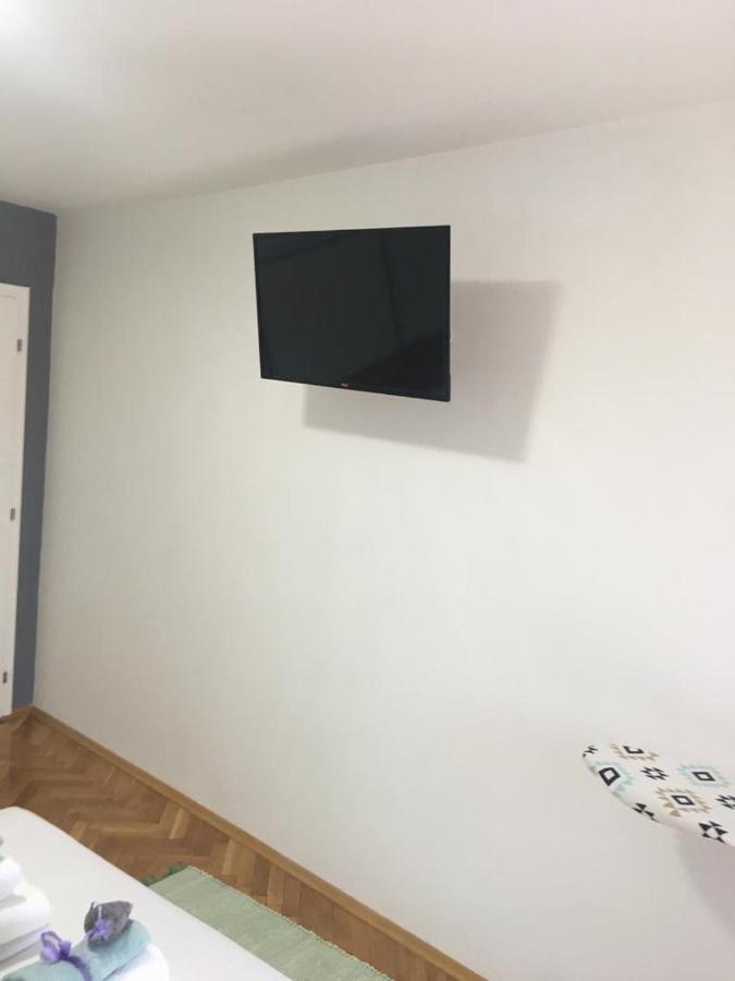 Apartments Sara 斯拉汀 外观 照片