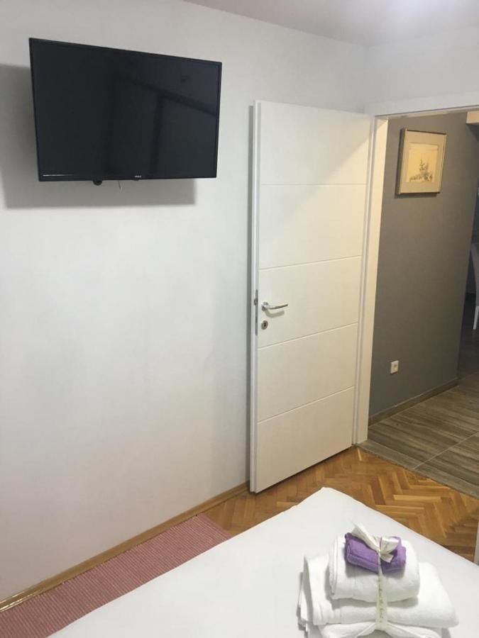 Apartments Sara 斯拉汀 外观 照片