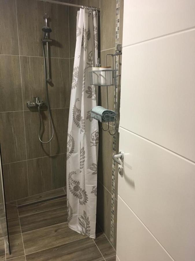 Apartments Sara 斯拉汀 外观 照片